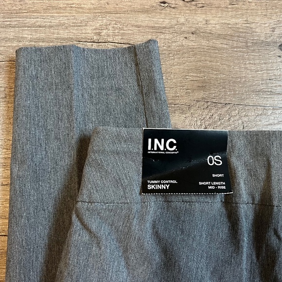 I.N.C. INTERNATIONAL CONCEPTS Mid-Rise Tummy-Control Skinny Pants (Size 0S) - Picture 12 of 15
